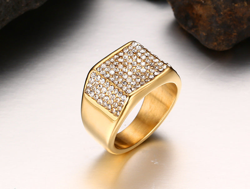 NORTHLINE Geometric Ring showing the shoulder of the band
