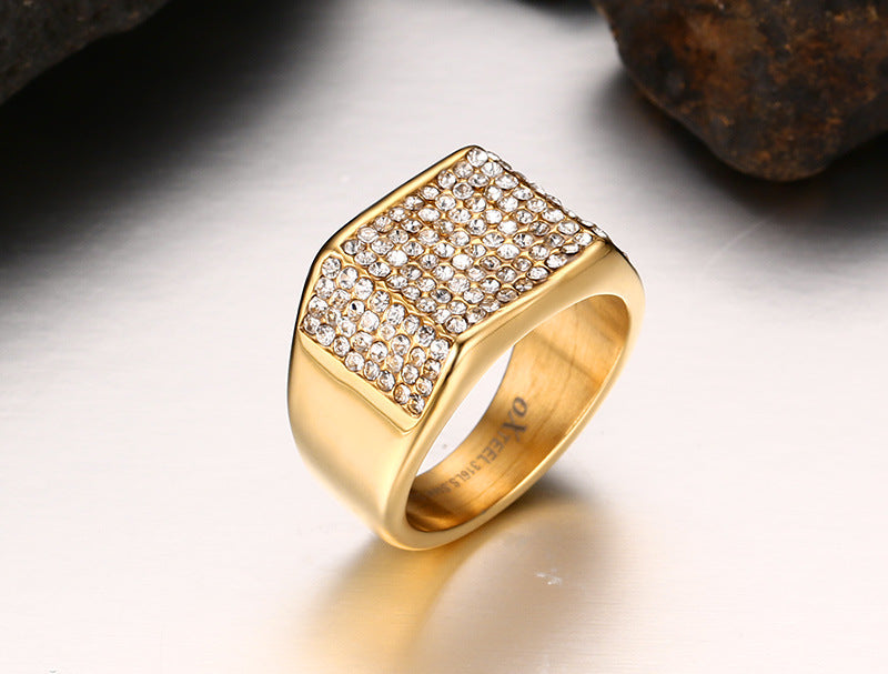 NORTHLINE Geometric Ring gold-tone band in a side-angle view
