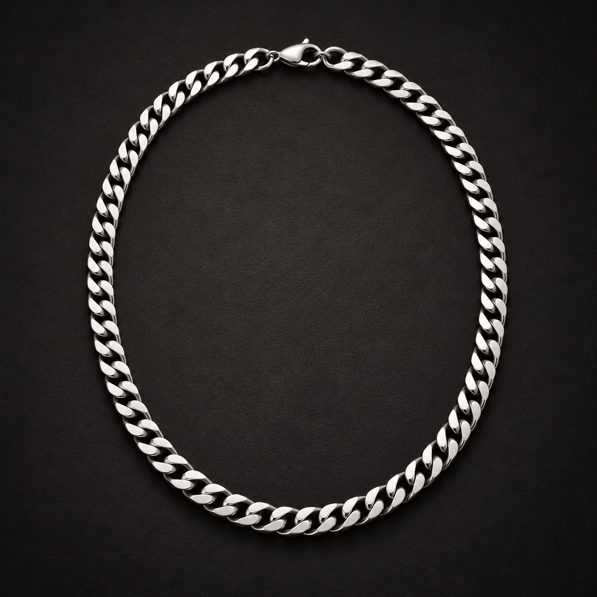 NORTHLINE Classic Curb silver-tone 5 mm curb chain with lobster clasp on black stone