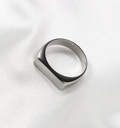 The Frame Signet — Silver-tone product photo